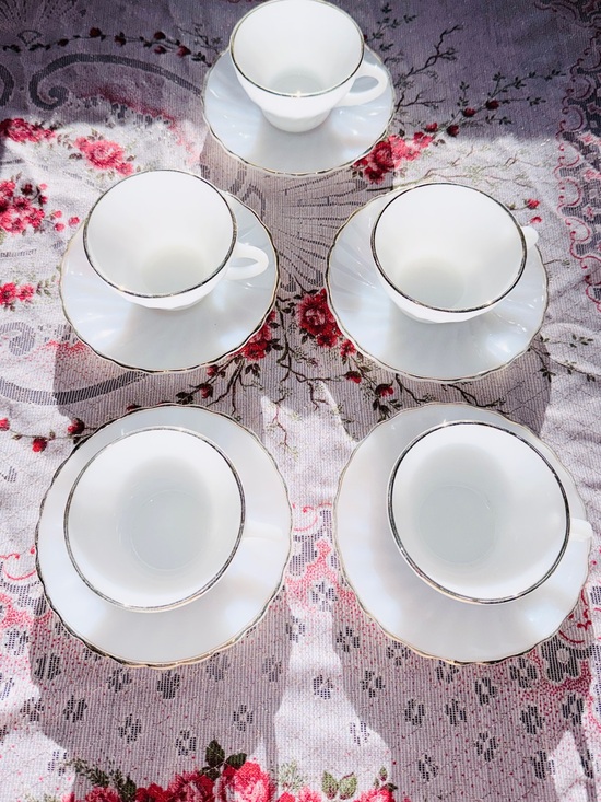 Anchor Hocking Other - Vintage Milk Glass Coffee/Tea and Saucer Set with 14k Gold Trim Anchor Hocking 💝